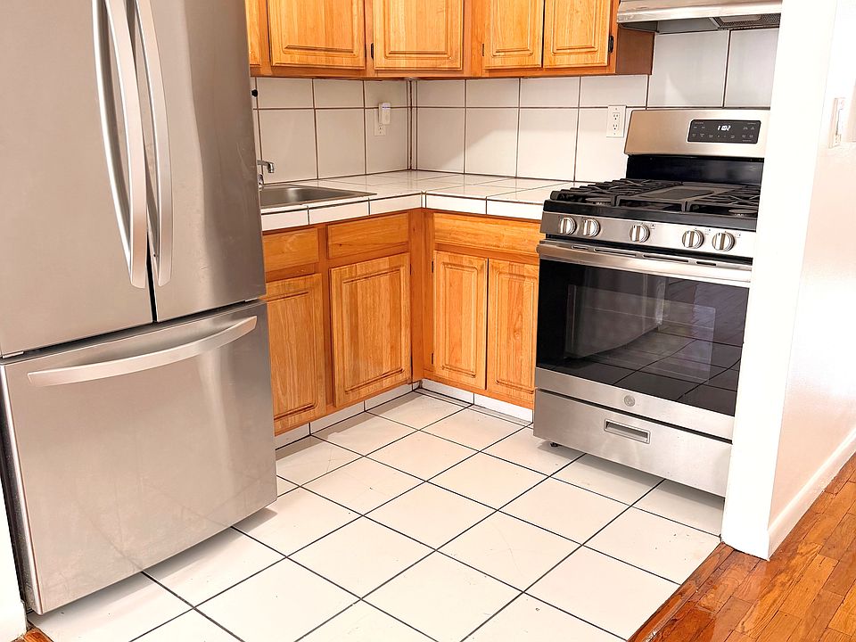 1st image of 27-10 14th St #1F