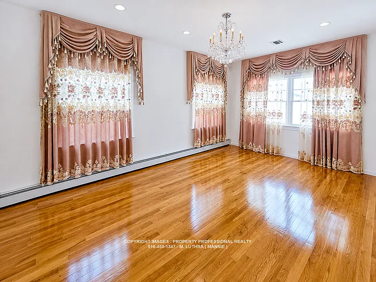FORMAL DINING AREA