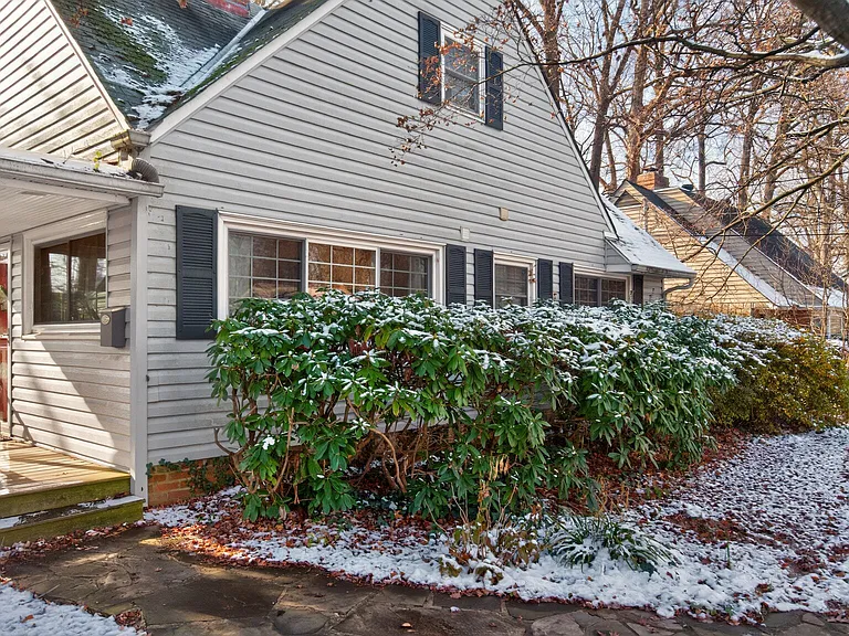 2802 Dawson Ave — Photo 2