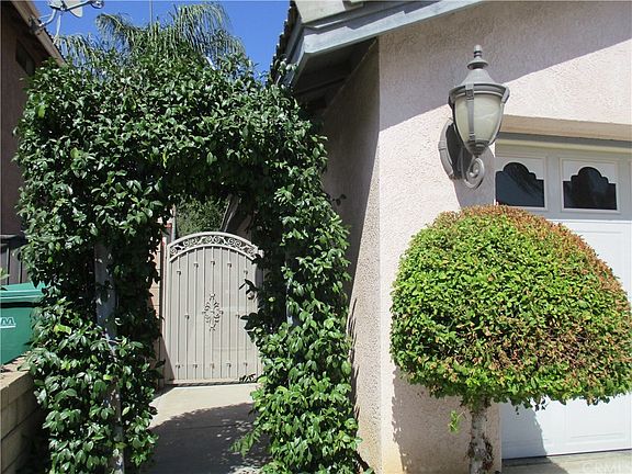 5th image of 22692 Springdale Dr