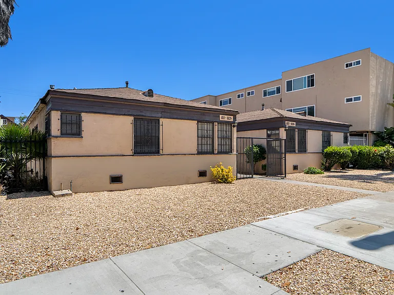 807 W. 30th St. — Photo 3