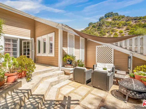 1647 N Beverly Glen Blvd, Los Angeles, CA 90077