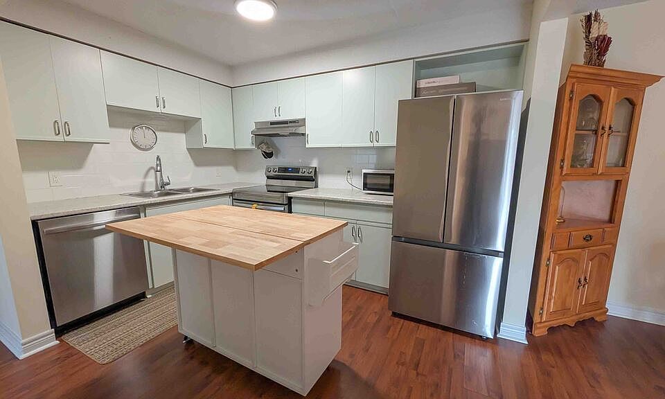 1st image of 78 Welland St N #102