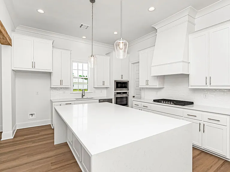 7671 Dearborne Dr — Photo 3