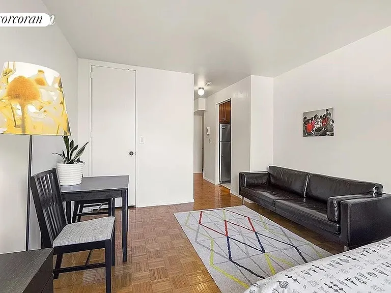 393 W 49th St #3L — Photo 2