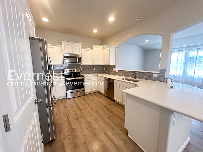 6361 Old Glory Dr — Photo 2