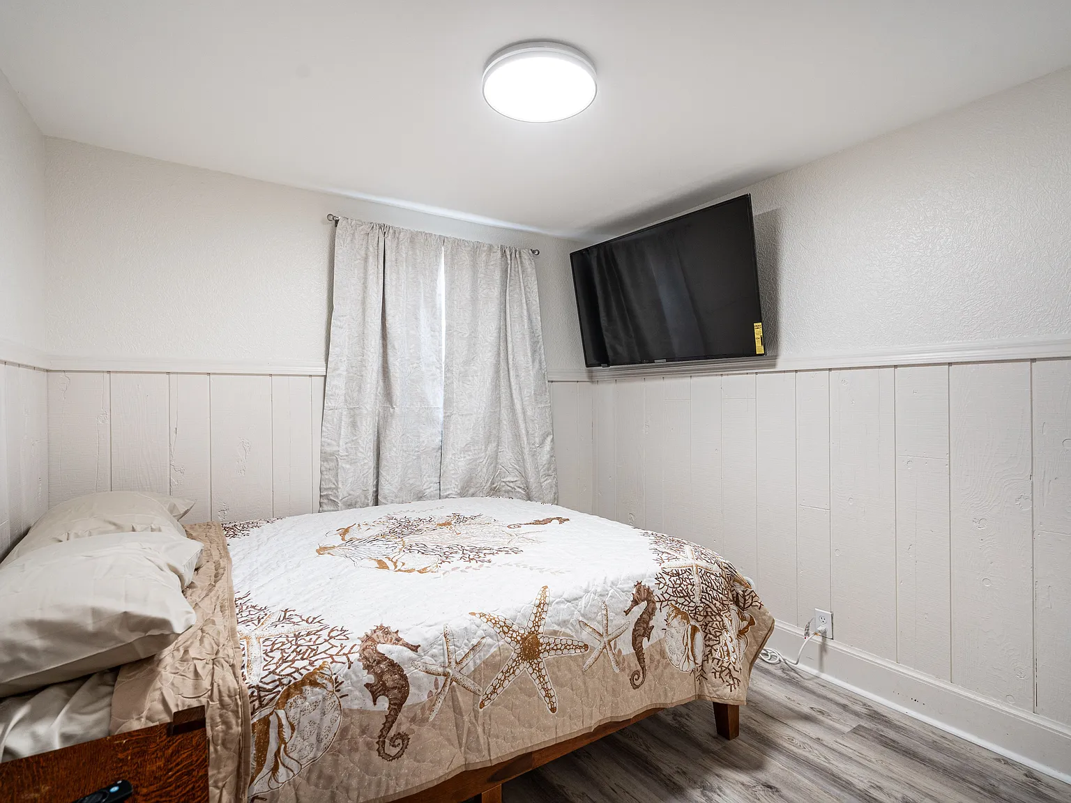 2 bed, 1.0 bath, 1160 sqft, $2,300 — Photo 4