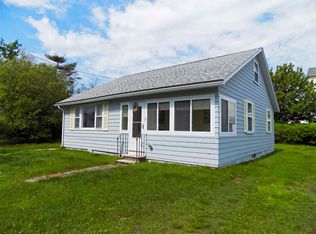 2 Meadow Pond Rd, Hampton, NH 03842