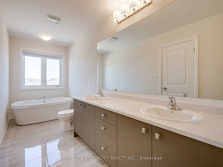 53 Ravenbury St — Photo 39