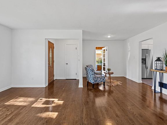 5th image of 3133 Garfield Ave