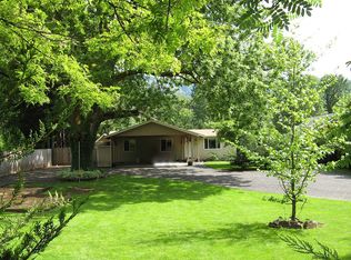42798 Leaburg Dr, Walterville, OR 97489