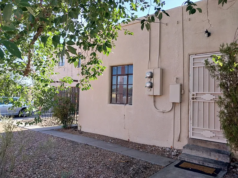 1015 Candelaria Rd NW — Photo 28