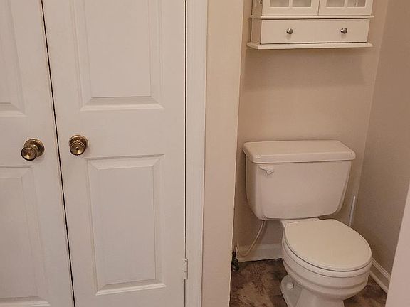 4th image of 250 Talsman Dr #4