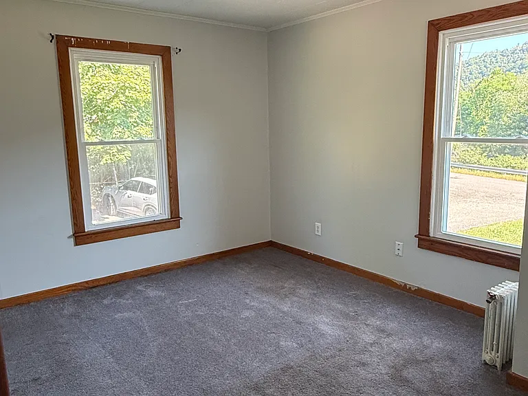 136 Waverly St #4 — Photo 9