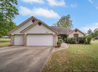 10850 E Canyon Oaks Blvd, Claremore, OK 74017