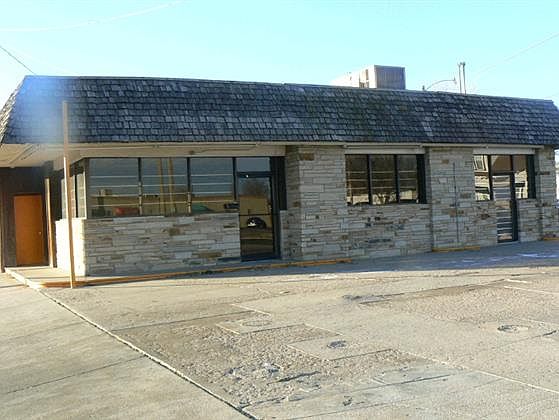 1st image of 301 S 2nd Ave
