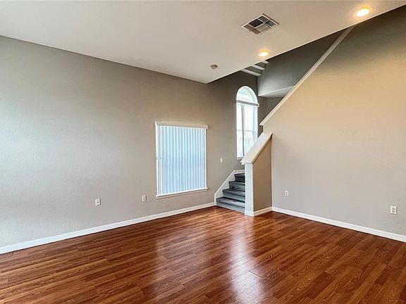4th image of 143 Vizcay Way