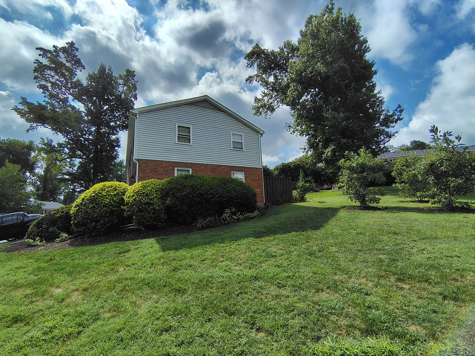 2 bed, 1.5 bath, 1080 sqft, $1,800 — Photo 2