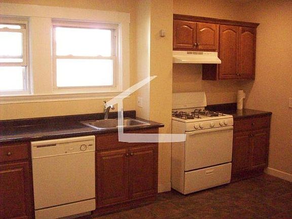 3rd image of 289 Foster St #1B