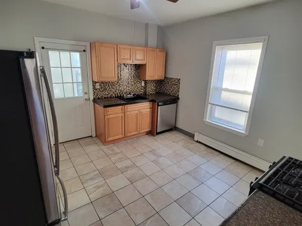126 Lynnfield St #1, Peabody, MA 01960