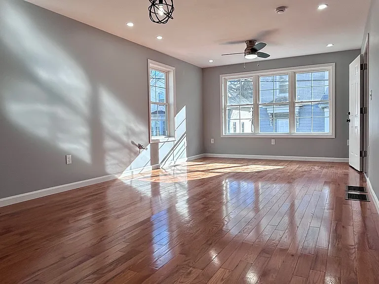 27 Amity St #1 — Photo 6