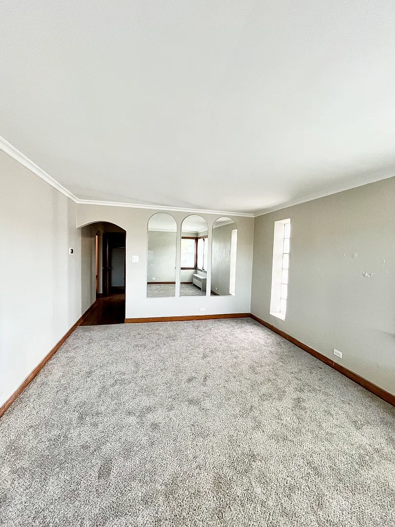 2 bed, 1050 sqft, $1,600 — Photo 3