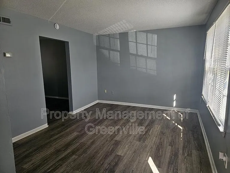 6526 White Horse Rd #1B — Photo 2