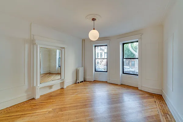 Rented by MNS | media 12