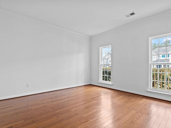 3rd image of 535 Batty Way