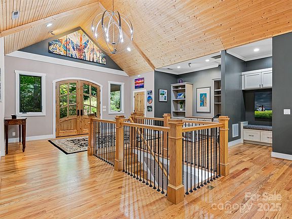 4th image of 105 Blackberry Ln