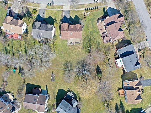 5th image of 429 Glen Oak Dr