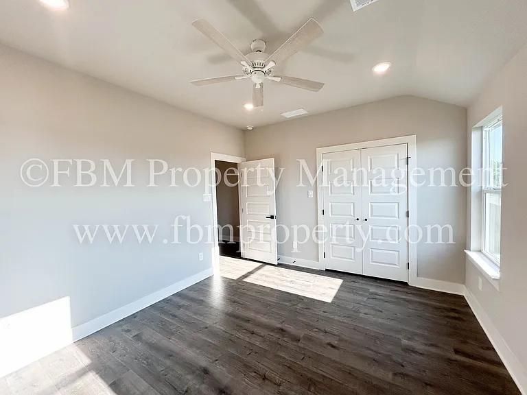 933 Cooksey Ct #B — Photo 9