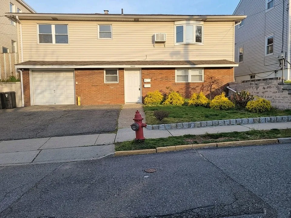 15 Dell Glen Ave #1