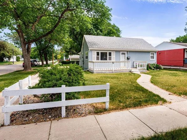 1602 14 1/2 St S, Fargo, ND 58103