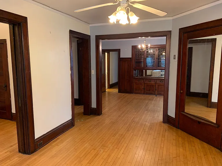 1838 N Oakland Ave — Photo 3