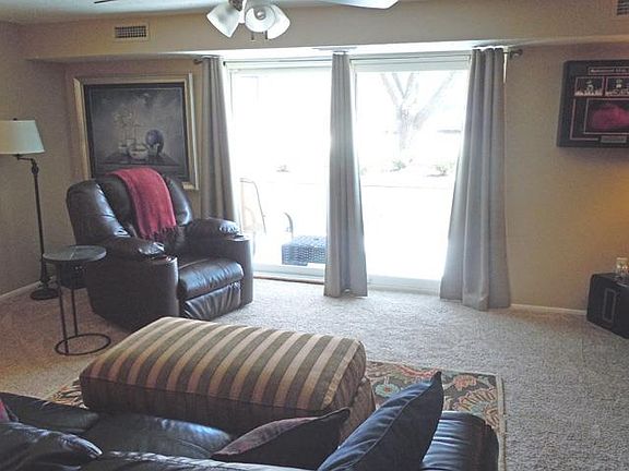 3rd image of 9540 Cove Dr Unit D1