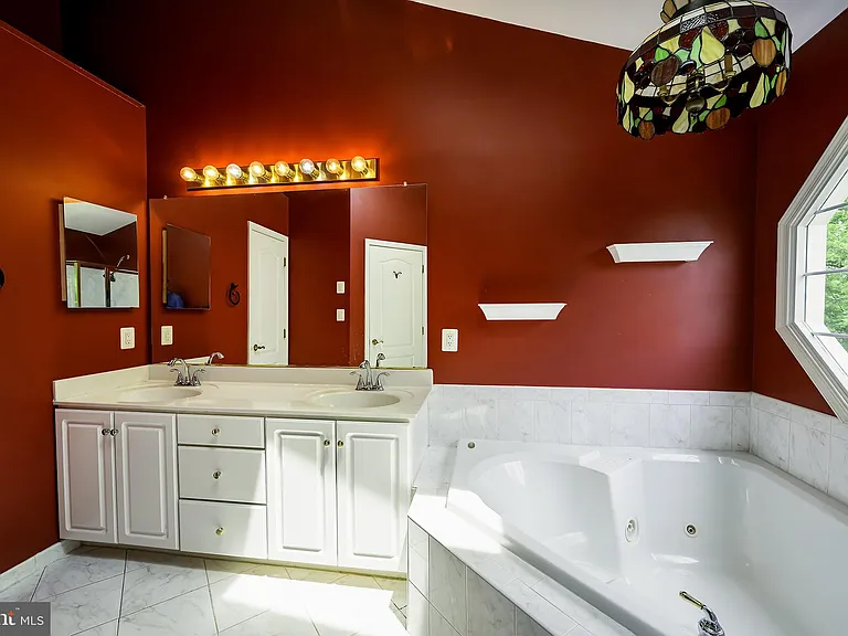 1156 Regal Oak Dr — Photo 36