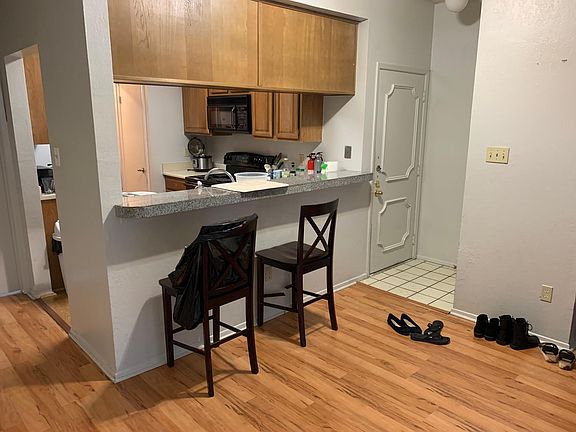 5th image of 806 W 24th St APT 229