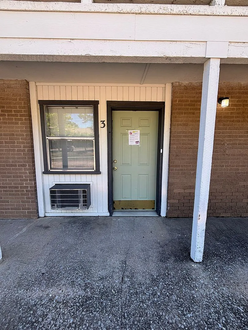 Whit Creek Apts — Photo 2