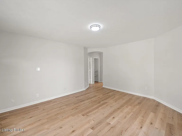 204 W Tenny Ave — Photo 6