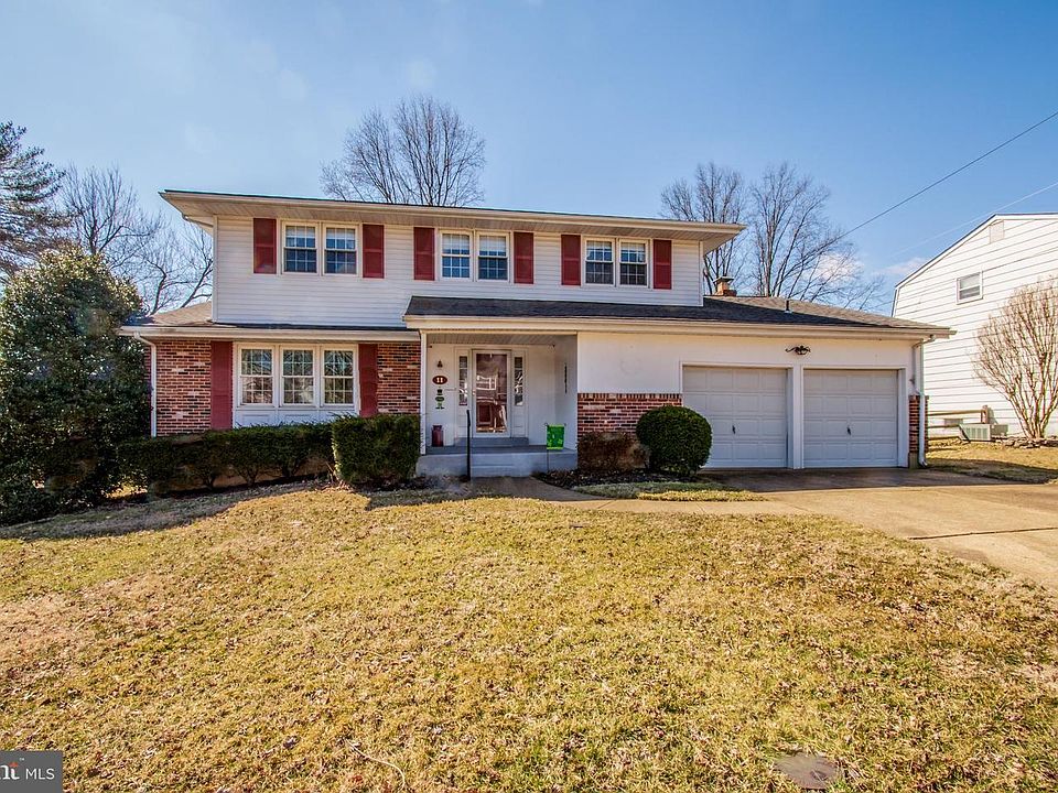 1st image of 11 Glenbarry Dr