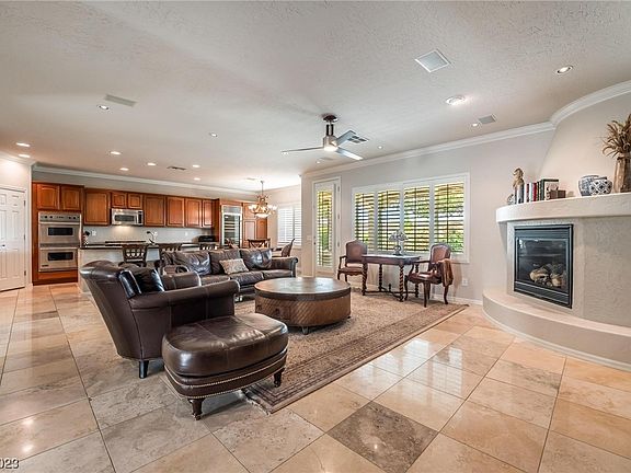 5th image of 7257 Royal Melbourne Dr