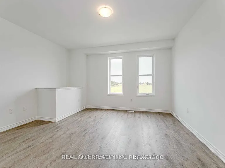 980 Logan Dr #34 — Photo 5