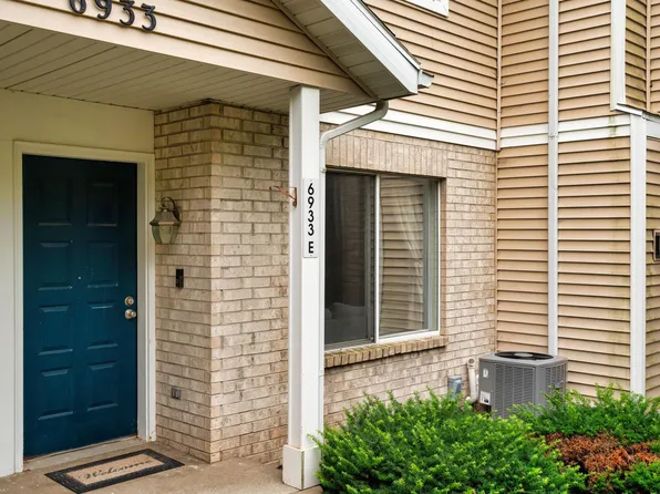 6933 Chester Dr APT E, Madison, WI 53719