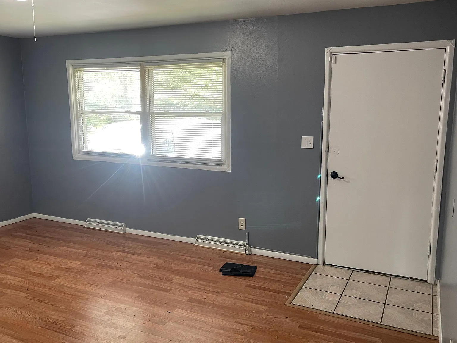 3 bed, 1000 sqft, $1,600 — Photo 2