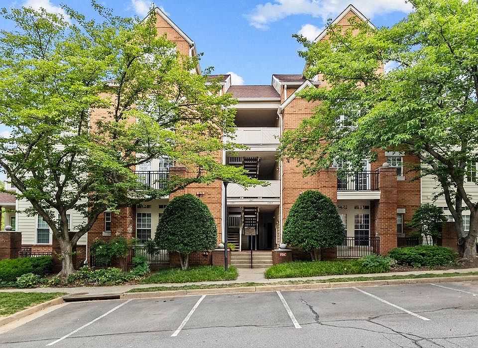 1st image of 1367 Garden Wall Cir APT C