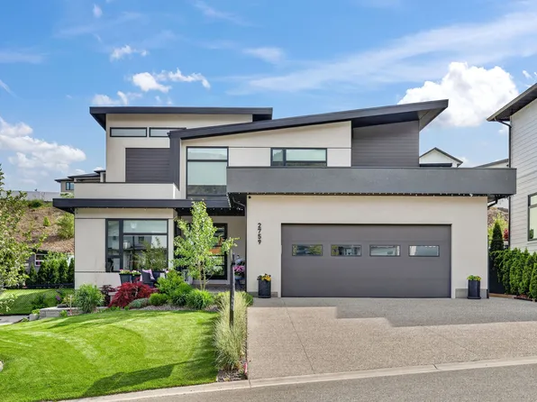2759 Canyon Crest Dr, West Kelowna, BC V4T 0E3