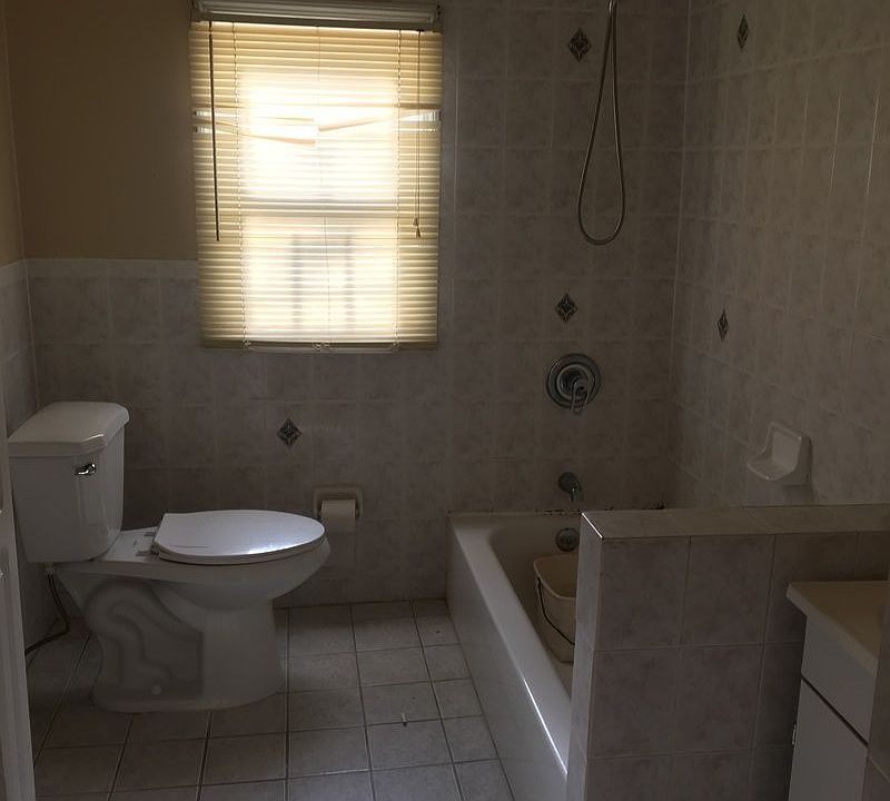 2nd image of 142 Macdougal St APT 1