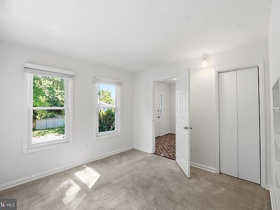 5th image of 10617 Gatewood Ave
