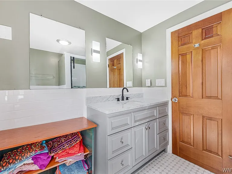 71 Chaumont Dr — Photo 31